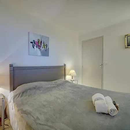 Spacieux 2 Pièces Vue Mer, Felix Faure- Forville A1b047 Appartement *