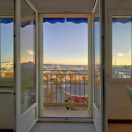 Appartement Spacieux 2 Pièces Vue Mer, Felix Faure- Forville A1b047 *