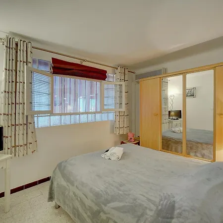 Spacieux 2 Pièces Vue Mer, Felix Faure- Forville A1b047 Appartement